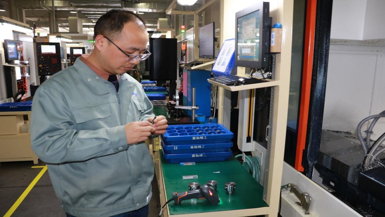 工匠匯·第四屆“四川工匠”|向海波 以工藝競爭力領(lǐng)先國內(nèi)，鑄就技術(shù)開發(fā)新篇章